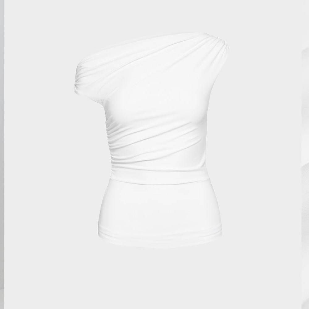 Aritzia Babaton Smooth Matter™ Gallery Top